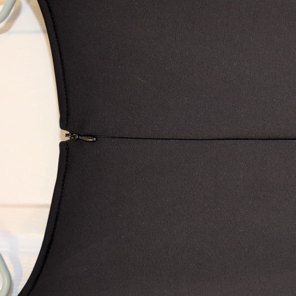 Women's Black Floral Short Sleeve Cocktail Dress - Picture 5 of 6